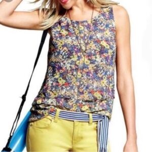 CAbi perfect for summer Tank Top. Double layer covers bra straps